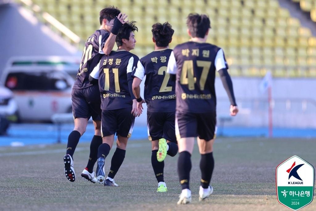 4경기 만에 첫승을 기록한 성남FC&#40;한국프로축구연맹 제공&#41;