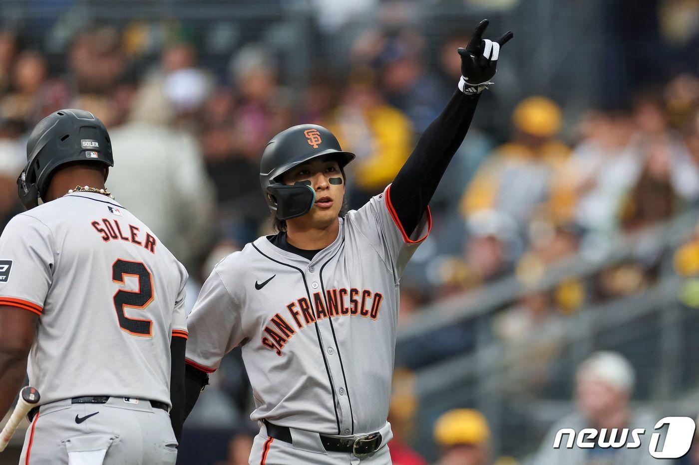 이정후가 31일 샌디에이고전에서 MLB 데뷔 첫 홈런을 날렸다. ⓒ AFP=뉴스1