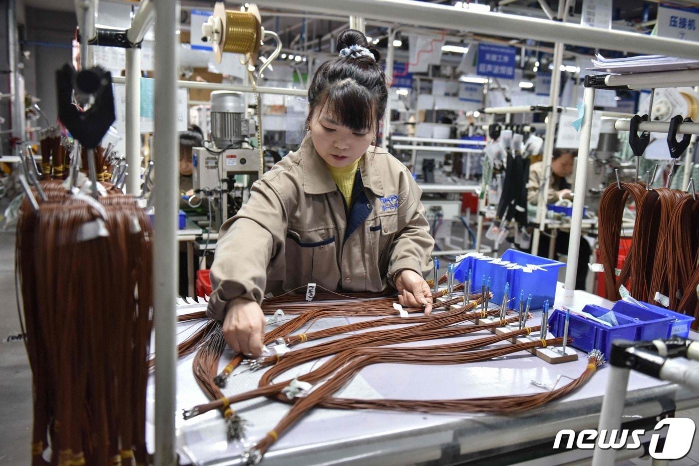 중국 동부 안휘성의 한 자동차 부품 공장ⓒ AFP=뉴스1