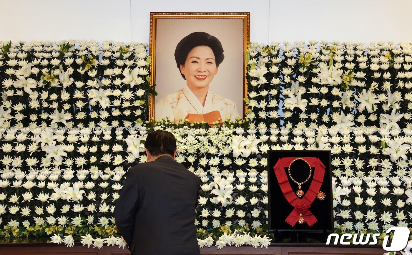 8일 오전 서울 종로구 서울대학교병원 장례식장에 고 김영삼 전 대통령 부인 손명순 여사 빈소가 마련되어 있다. &#40;공동취재&#41; 2024.3.8/뉴스1 ⓒ News1 이동해 기자