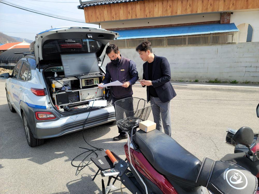 교통안전공단 이륜차 점검 현장.&#40;한국교통안전공단 제공&#41;