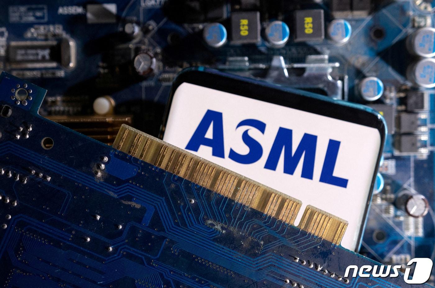 네덜란드 반도체 장비업체 ASML 로고. ⓒ 로이터=뉴스1 