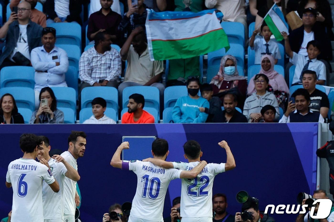 베트남을 꺾고 조 1위로 U23 아시안컵 8강에 오른 우즈베키스탄. ⓒ AFP=뉴스1