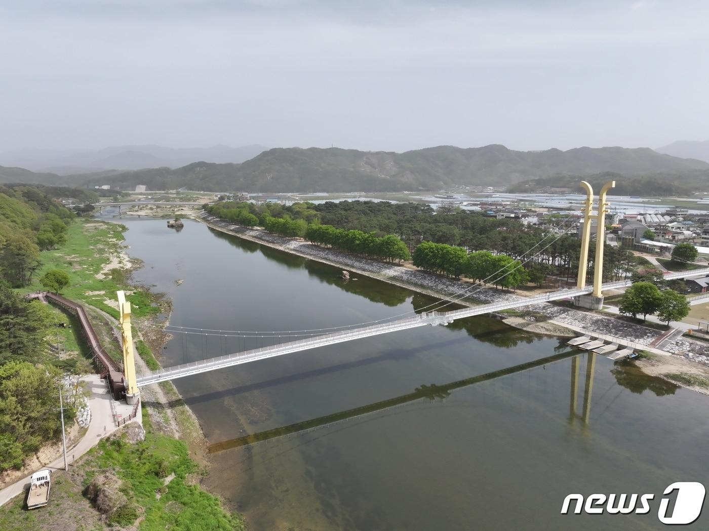 영동군 양산면 소재 송호금강물빛다리 일대 모습 &#40;영동군 제공&#41; /뉴스1