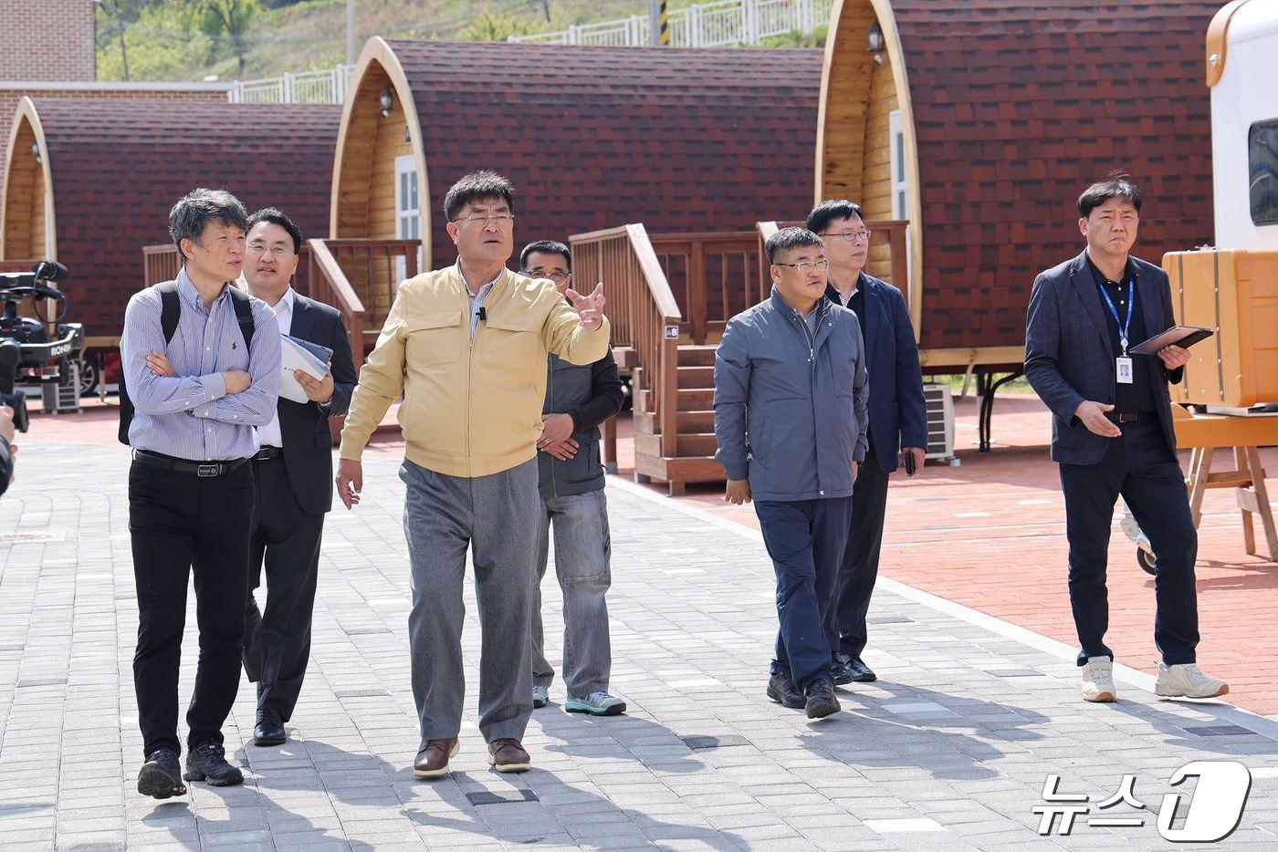 예년 &#39;시장과 함께하는 동네한바퀴&#39; 행사 당시 모습.&#40;삼척시 제공&#41; 2024.4.22/뉴스1