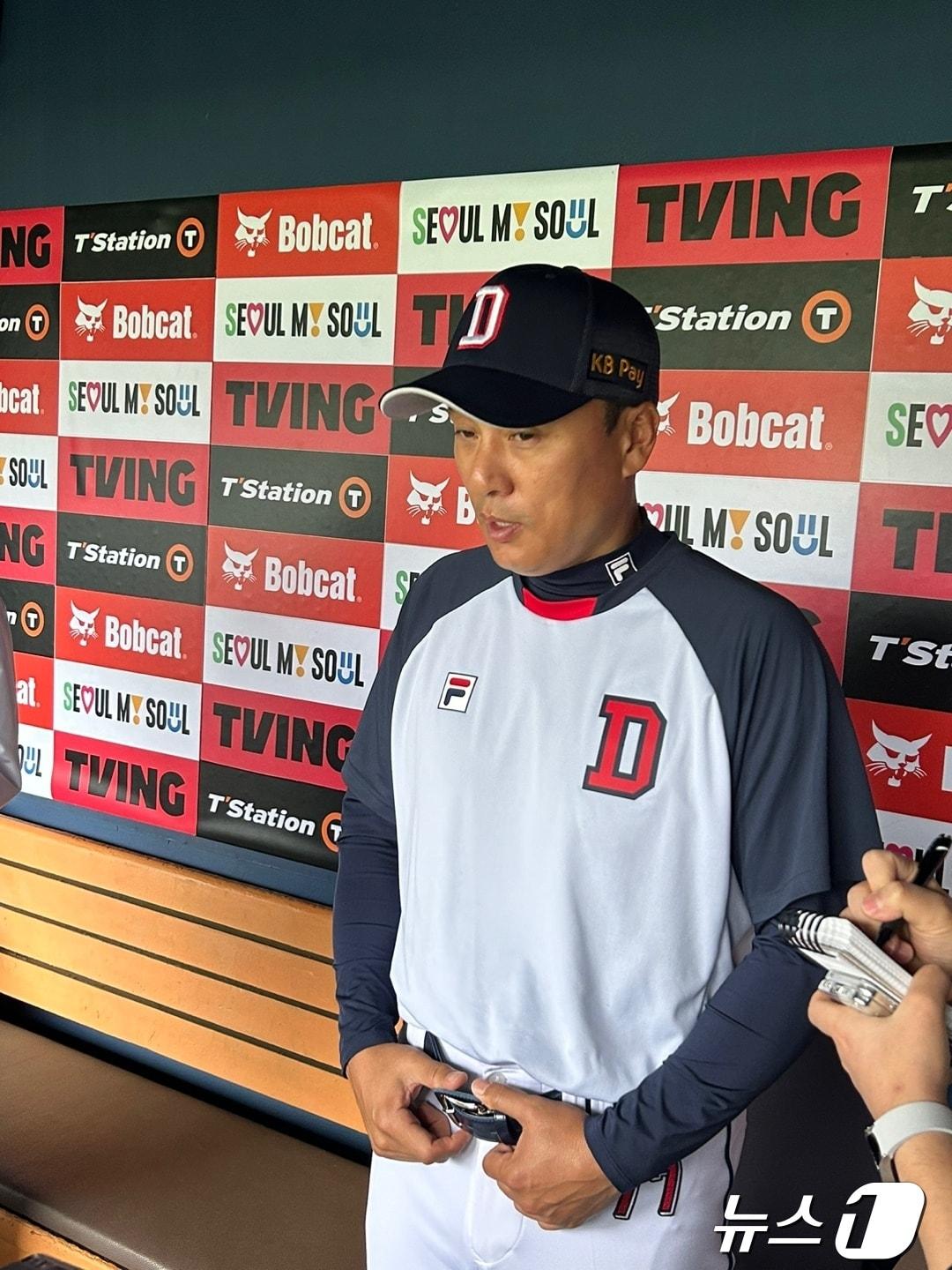  최정의 KBO 통산 홈런왕 등극에 축하 메시지를 보낸 이승엽 두산 베어스 감독. ⓒ News1 문대현 기자