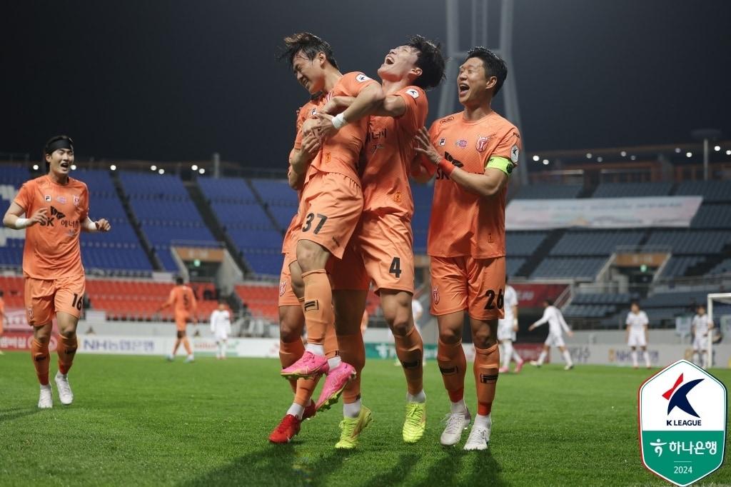 전북 현대에 2-0으로 승리한 제주 유나이티드. &#40;한국프로축구연맹 제공&#41;