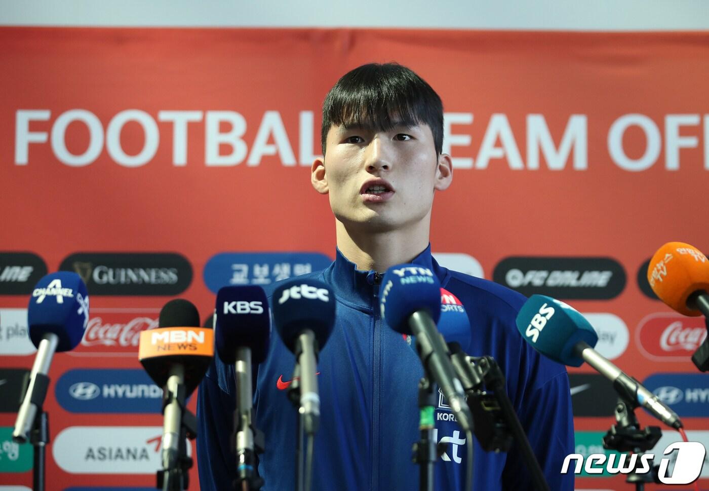 한국 올림픽 축구대표팀&#40;U-23 축구대표팀&#41; 주장 변준수가 5일 오전 인천국제공항 2터미널에서 파리 올림픽 아시아 최종 예선을 겸해 열리는 2024 AFC U23 아시안컵 출전을 위해 출국하기 전 인터뷰하고 있다. 2024.4.5/뉴스1 ⓒ News1 이승배 기자