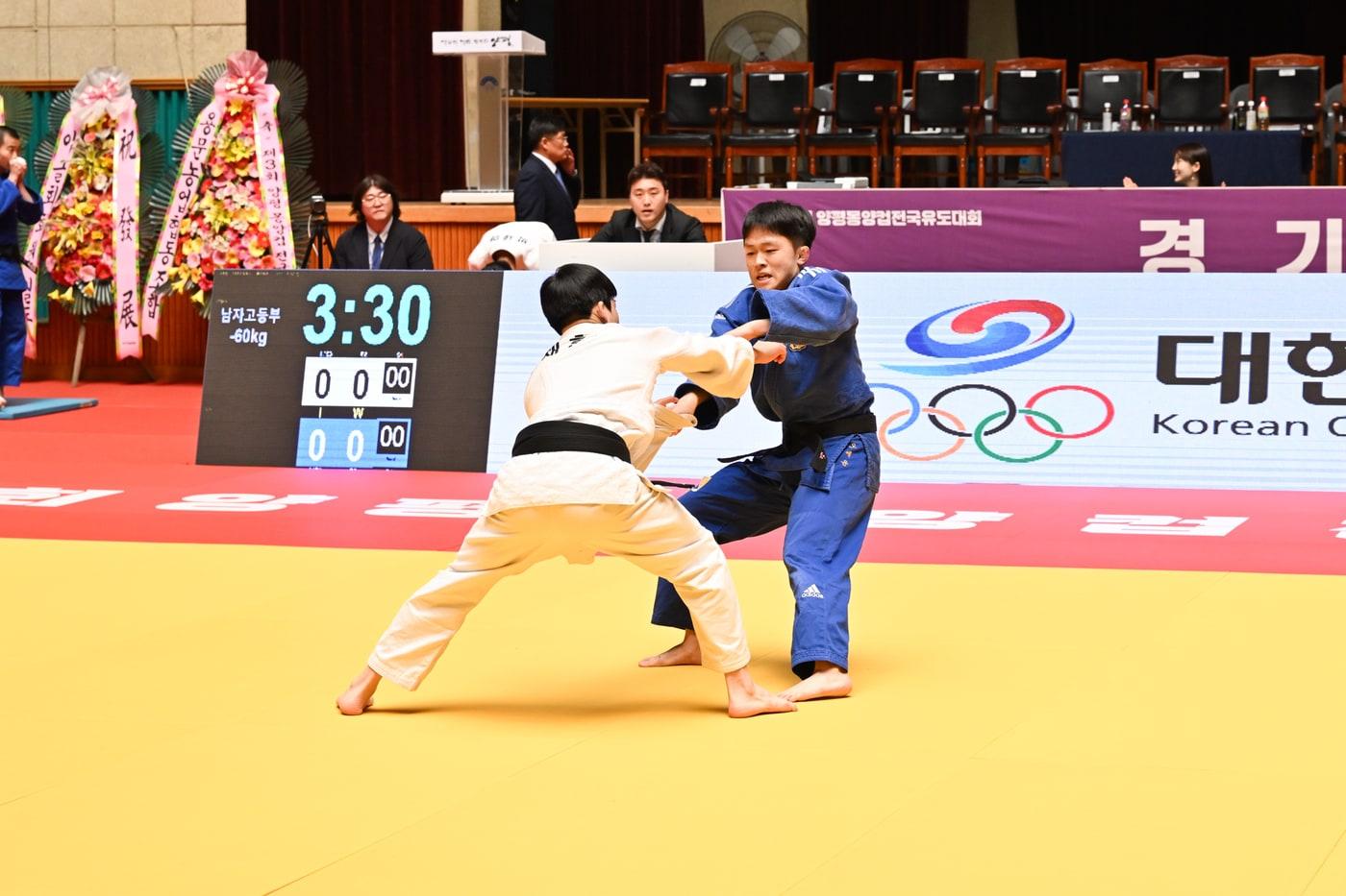  제3회 양평 몽양컵 전국 유도대회에서 선수들이 경기하고 있다.&#40;양평군 제공&#41;/뉴스1