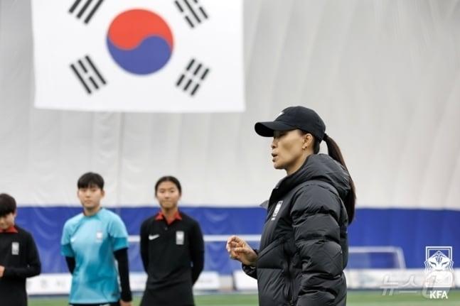  김은정 여자 U17 대표팀 감독&#40;대한축구협회 제공&#41;