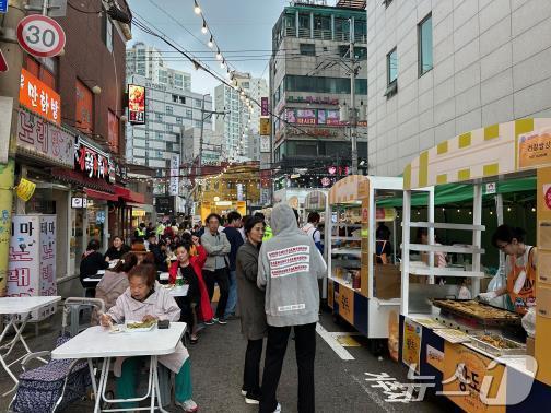 성동구 왕십리도선동상점가 &#39;왕도맥주축제&#39;&#40;서울시 제공&#41;