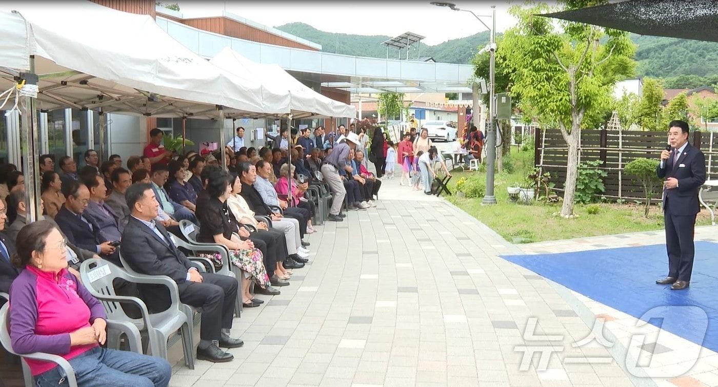 이응우 계룡시장이 어린이감성체험장 세돌 맞이 행사에서 인사말을 하고 있다. &#40;계룡시 제공&#41; /뉴스1