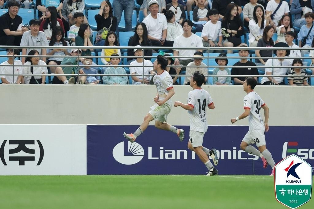 강원FC의 황문기. &#40;한국프로축구연맹 제공&#41;