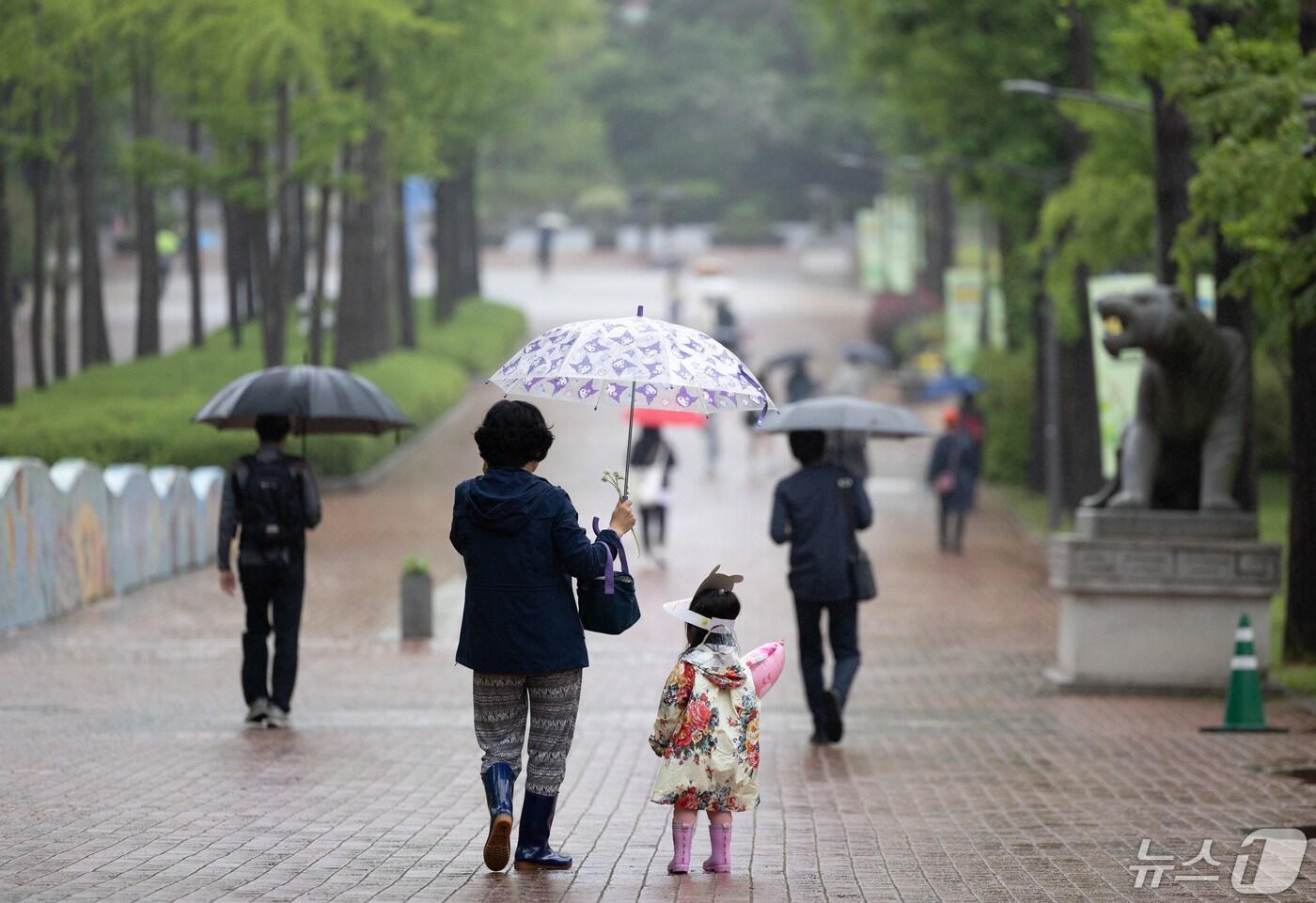 어린이날 연휴 마지막 날인 6일 오후 서울 광진구 어린이대공원이 한산한 모습을 보이고 있다. 2024.5.6/뉴스1 ⓒ News1 이재명 기자