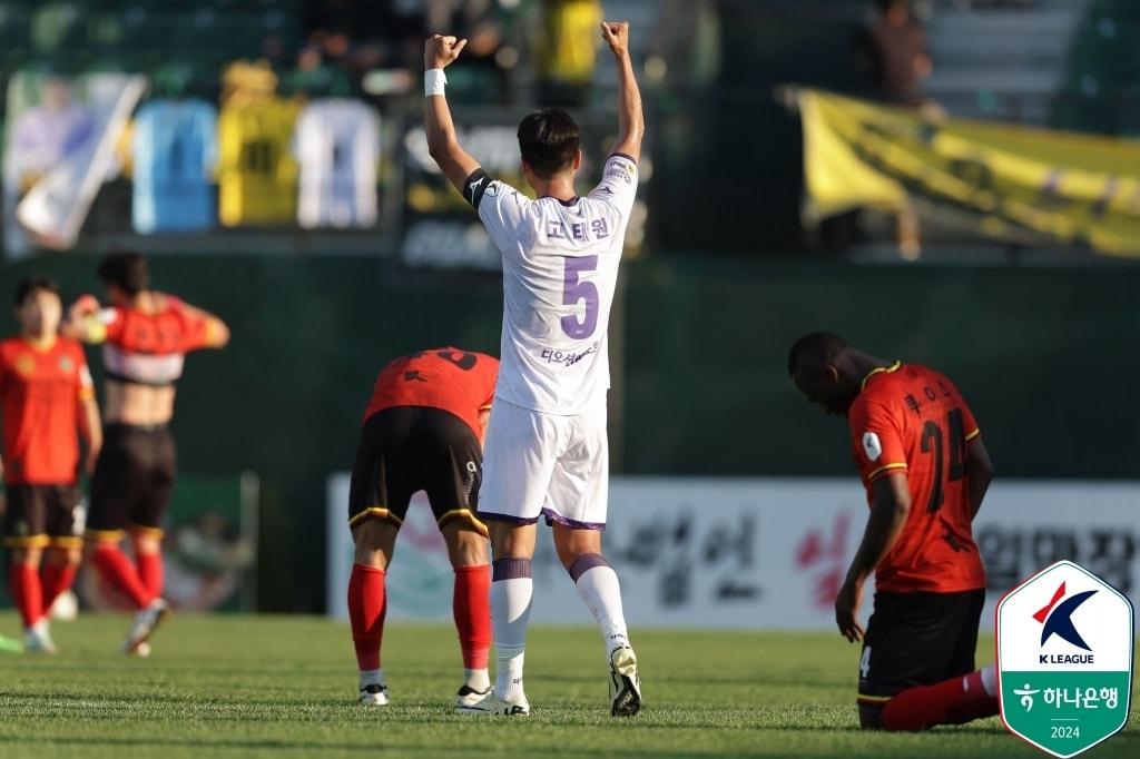 K리그2 선두에 오른 전남 드래곤즈 &#40;한국프로축구연맹 제공&#41;