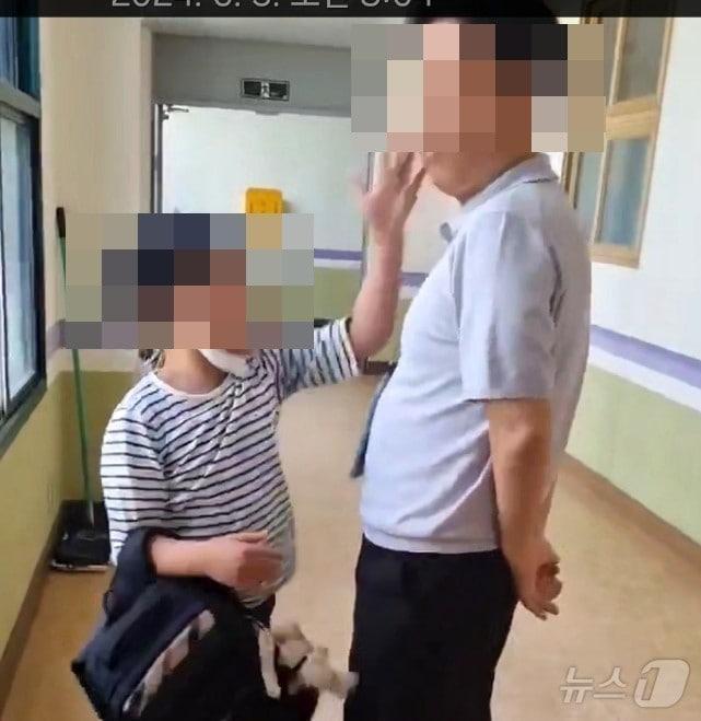 전북 전주시의 한 초등학교에서 6월3일 이 학교 3학년 학생이 교감을 폭행하는 일이 발생했다.&#40;전북교사노조 제공&#41;/뉴스1