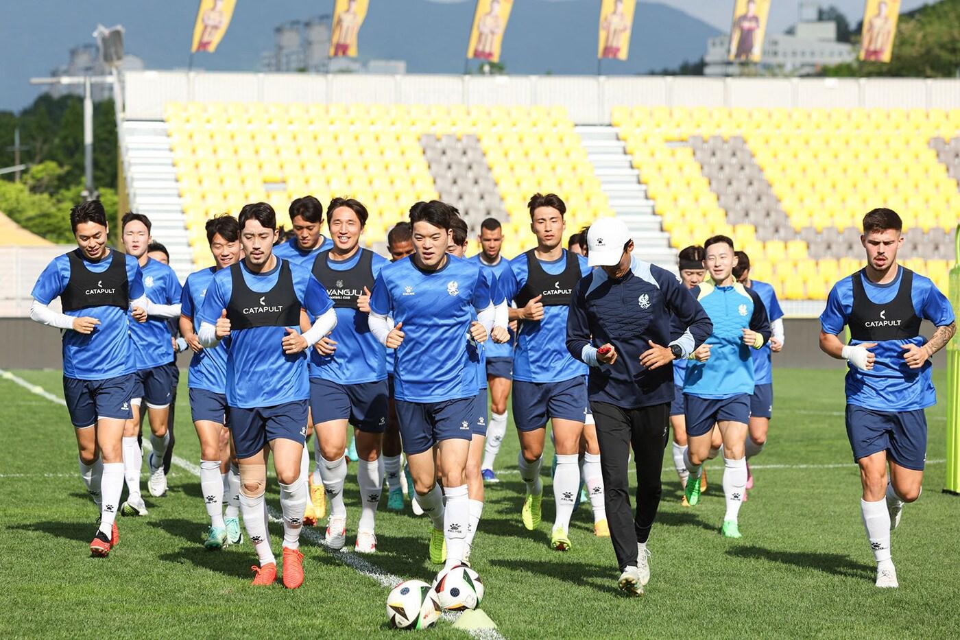 광주FC가 광주축구센터 준공 기념 오픈트레이닝 행사를 연다 &#40;광주FC 제공&#41;