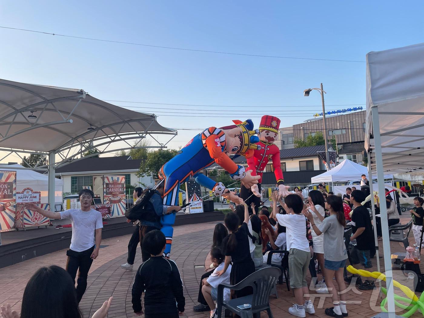 경북도가 6월 1일부터 시행하는 &#39;찾아가는 경북예술 만물상&#39;사업이 의성군에서 소공연으로 시작하고 있다.