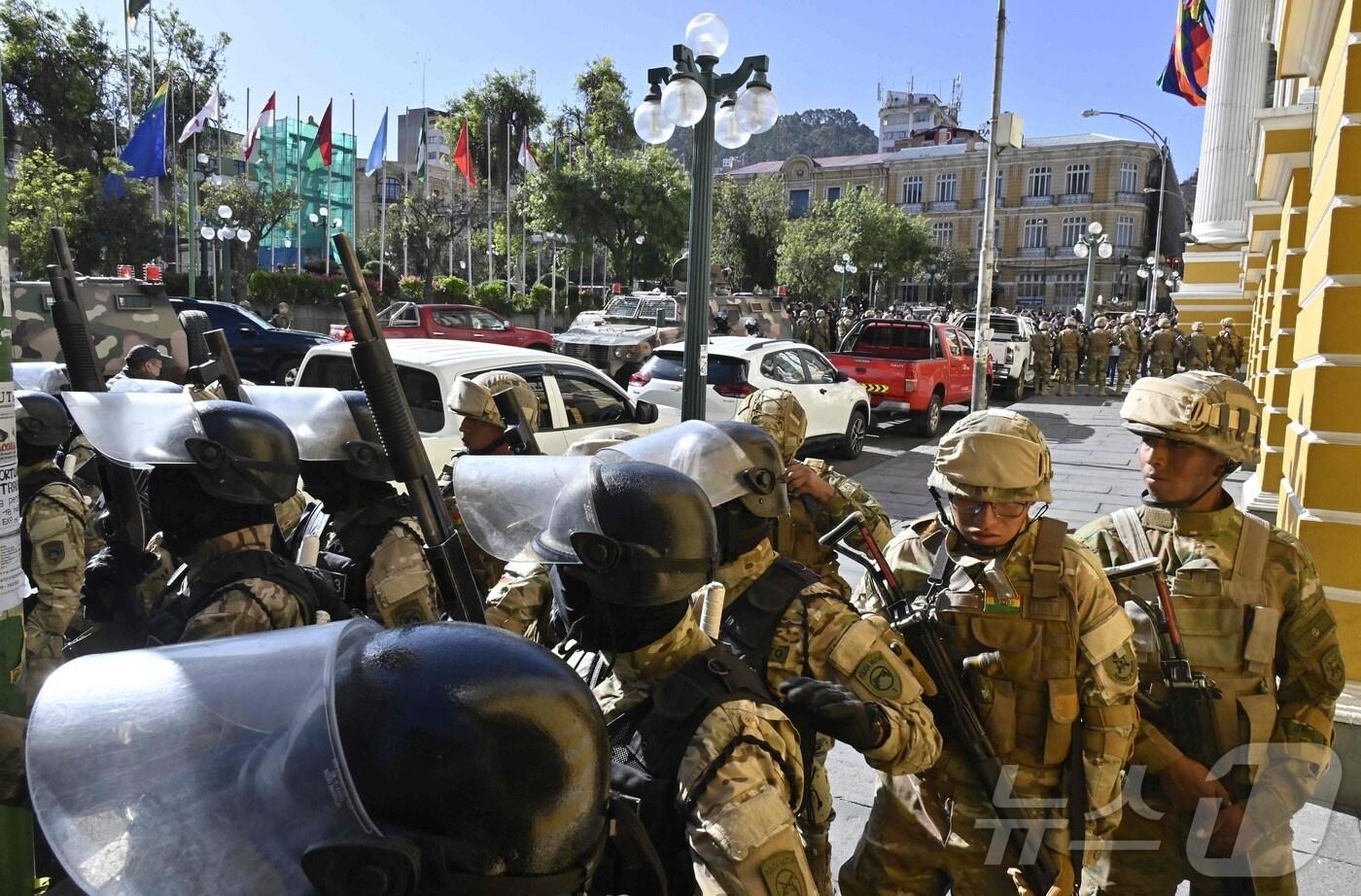 26일&#40;현지시간&#41; 볼리비아 라파스에 군인과 탱크가 모여든 모습. 24.06.26 ⓒ AFP=뉴스1 ⓒ News1 김예슬 기자