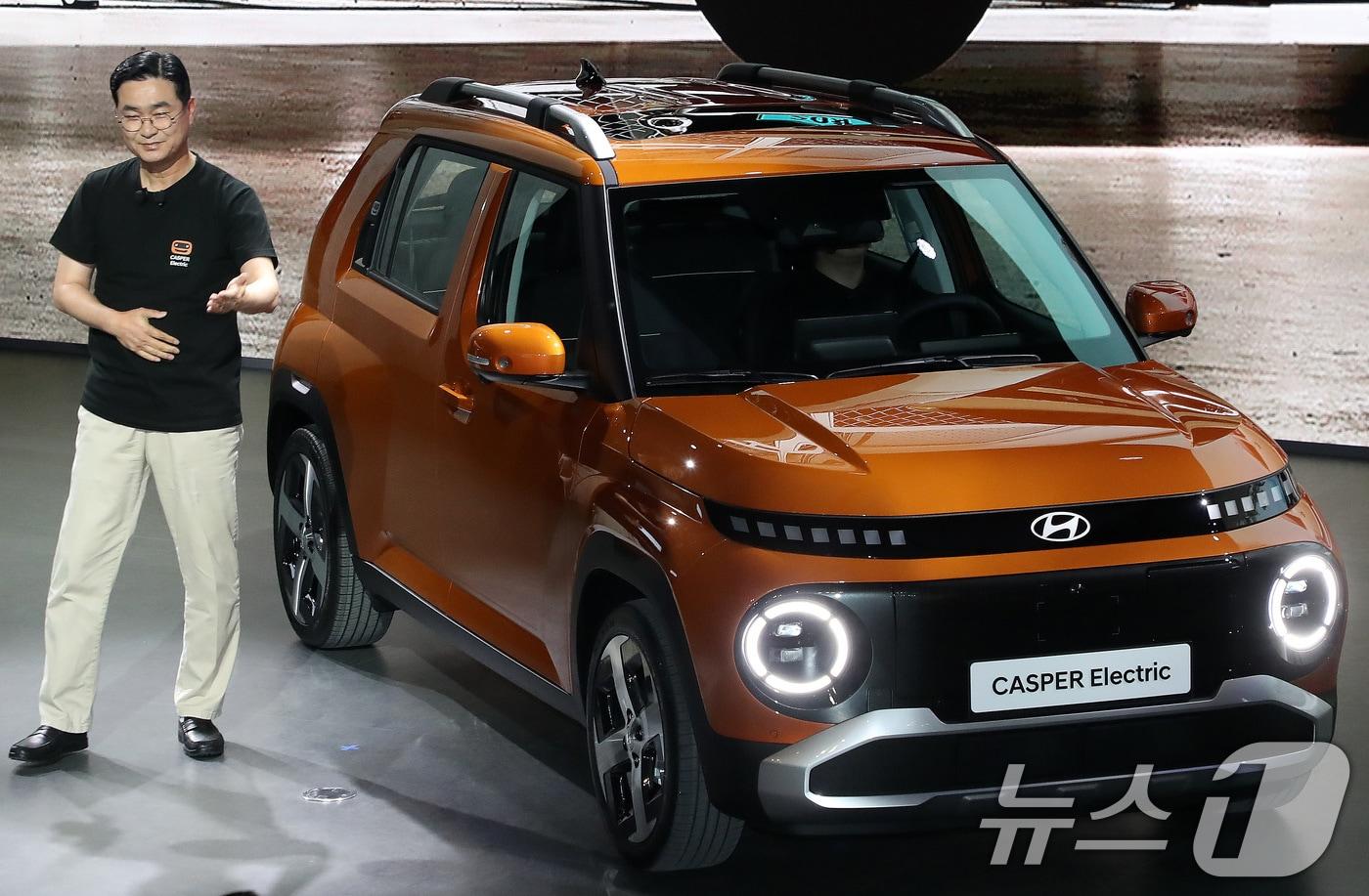 지난 6월 27일 부산 해운대구 벡스코 제1전시장에서 열린 '2024 부산모빌리티쇼' 프레스데이 행사에서 현대차가 세계 최초로 공개한 경형 전기차 '캐스퍼 일렉트릭'의 모습. 2024.6.27/뉴스1 ⓒ News1 윤일지 기자