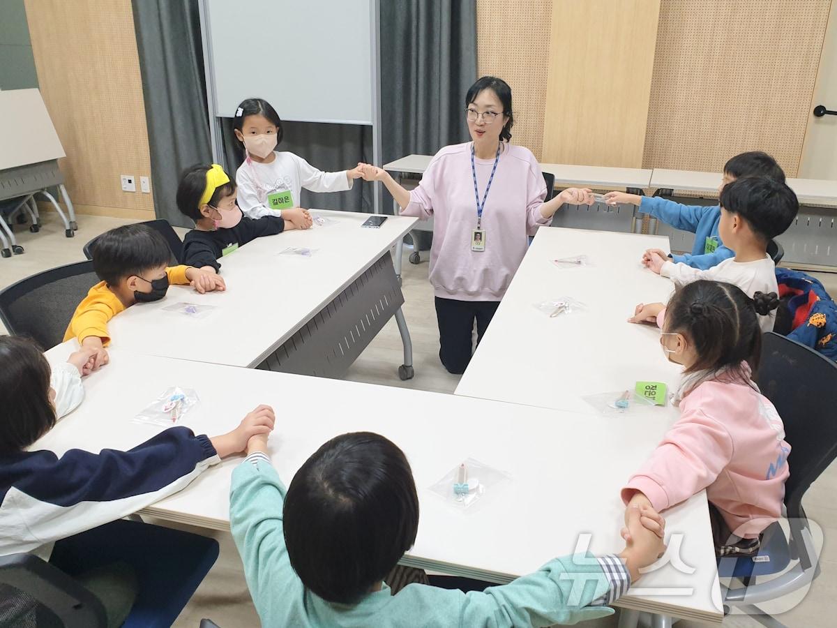 2023년 들락날락 유아과학교실 교육 모습&#40;국립부산과학관 제공&#41;