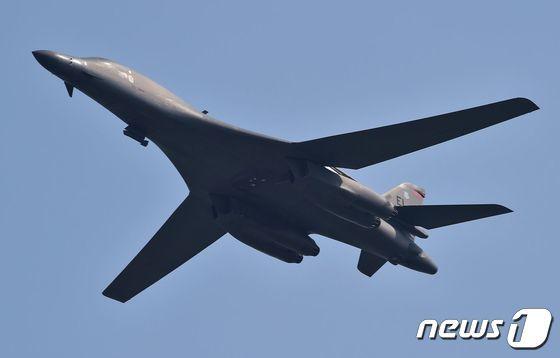 미 공군이 운용하는 B-1B &#39;랜서&#39; 폭격기 ⓒ AFP=뉴스1