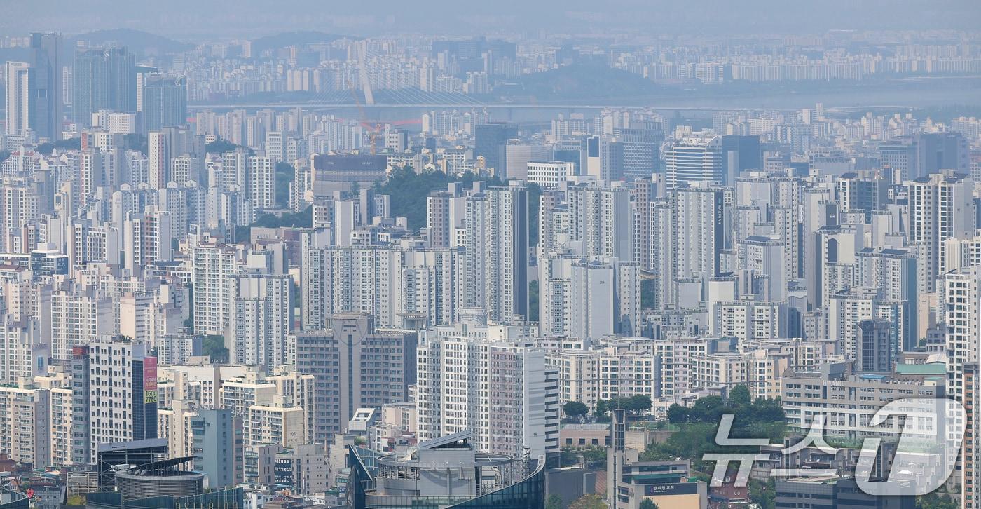 서울 남산에서 바라본 아파트 단지. 2024.6.9/뉴스1 ⓒ News1 김진환 기자