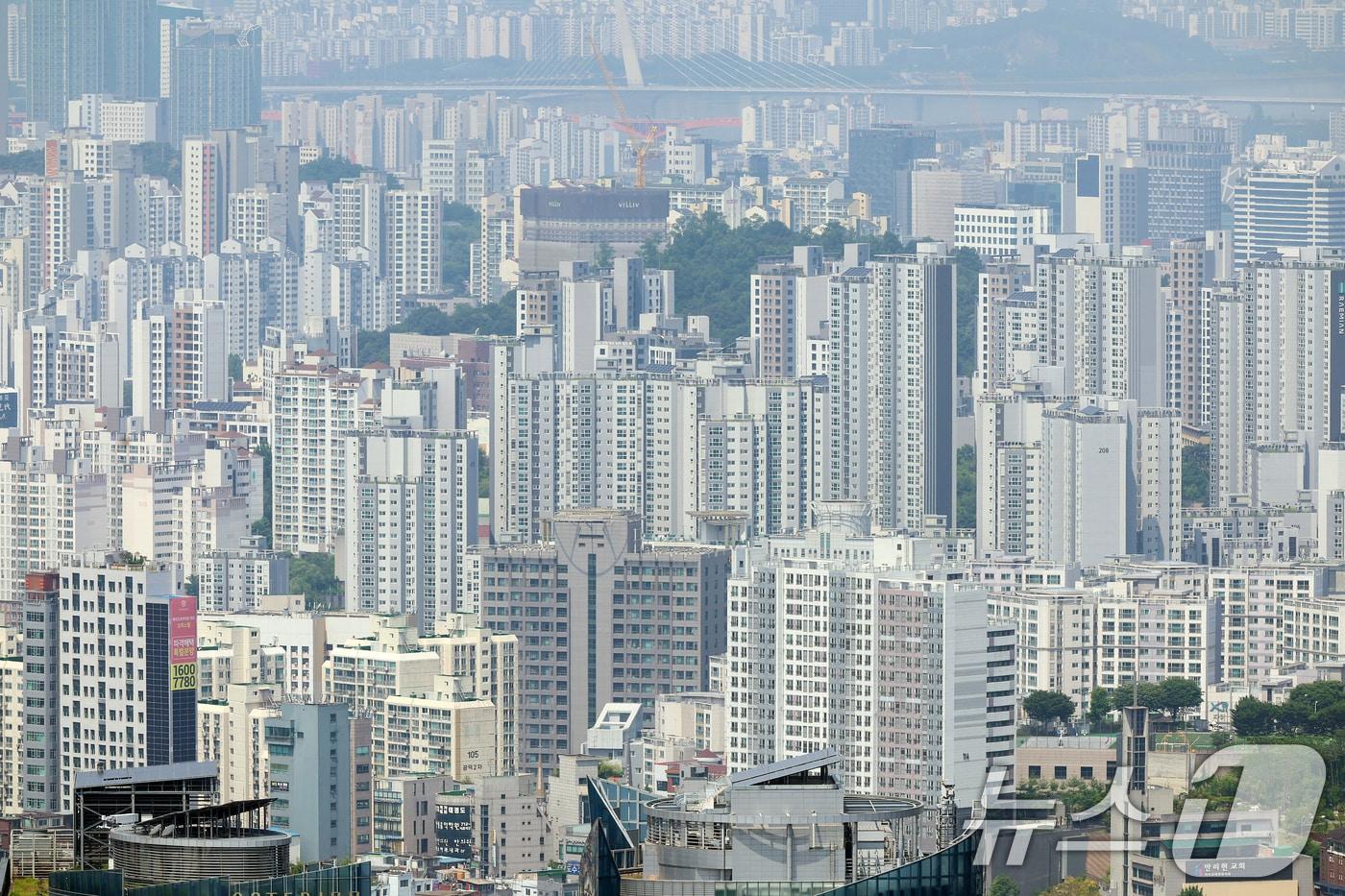  서울 남산에서 바라본 아파트 단지. 2024.6.9/뉴스1 ⓒ News1 김진환 기자