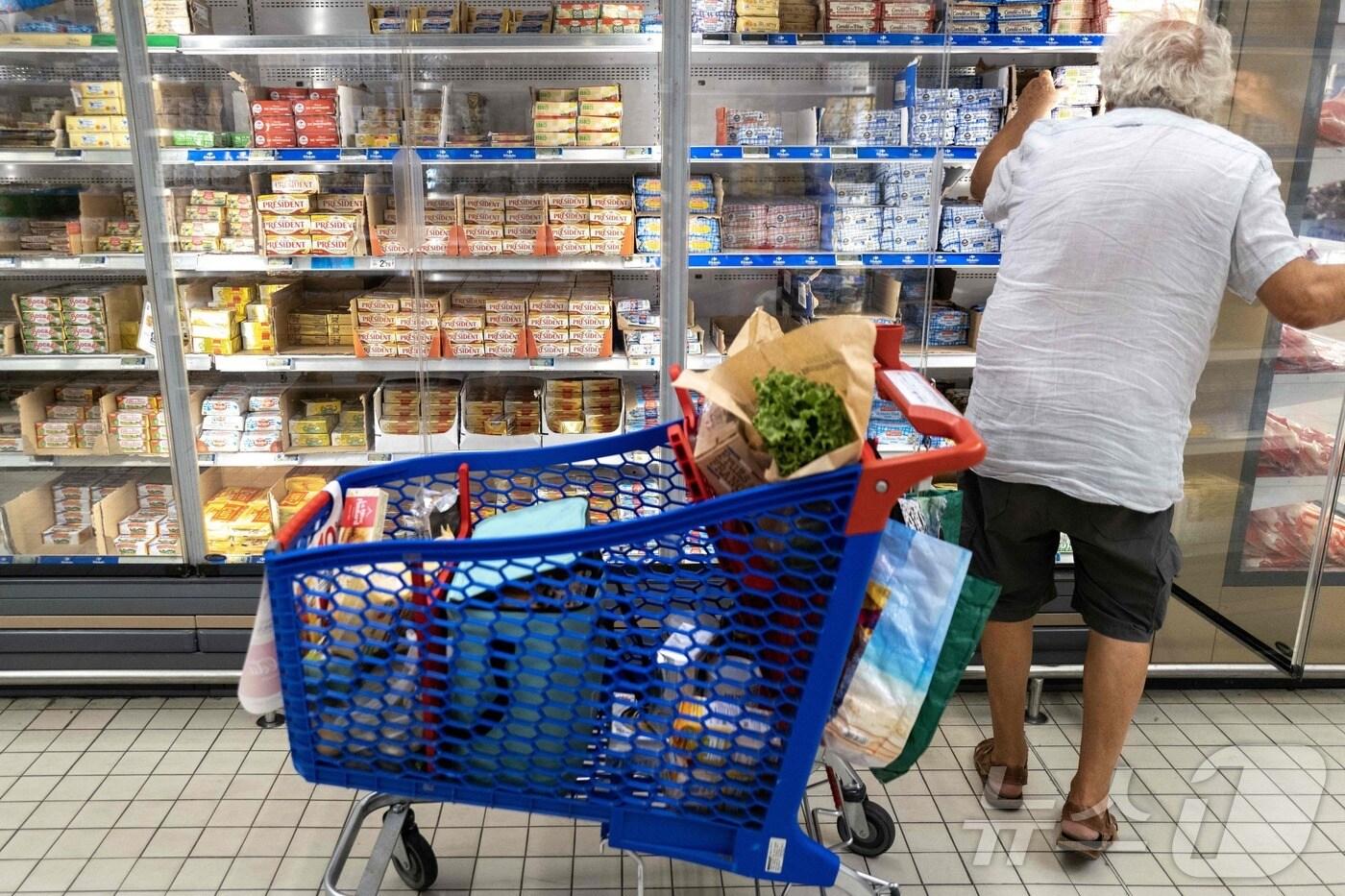 프랑스 툴루즈의 한 슈퍼마켓 유제품 코너. 23.09.04 ⓒ AFP=뉴스1 ⓒ News1 김예슬 기자