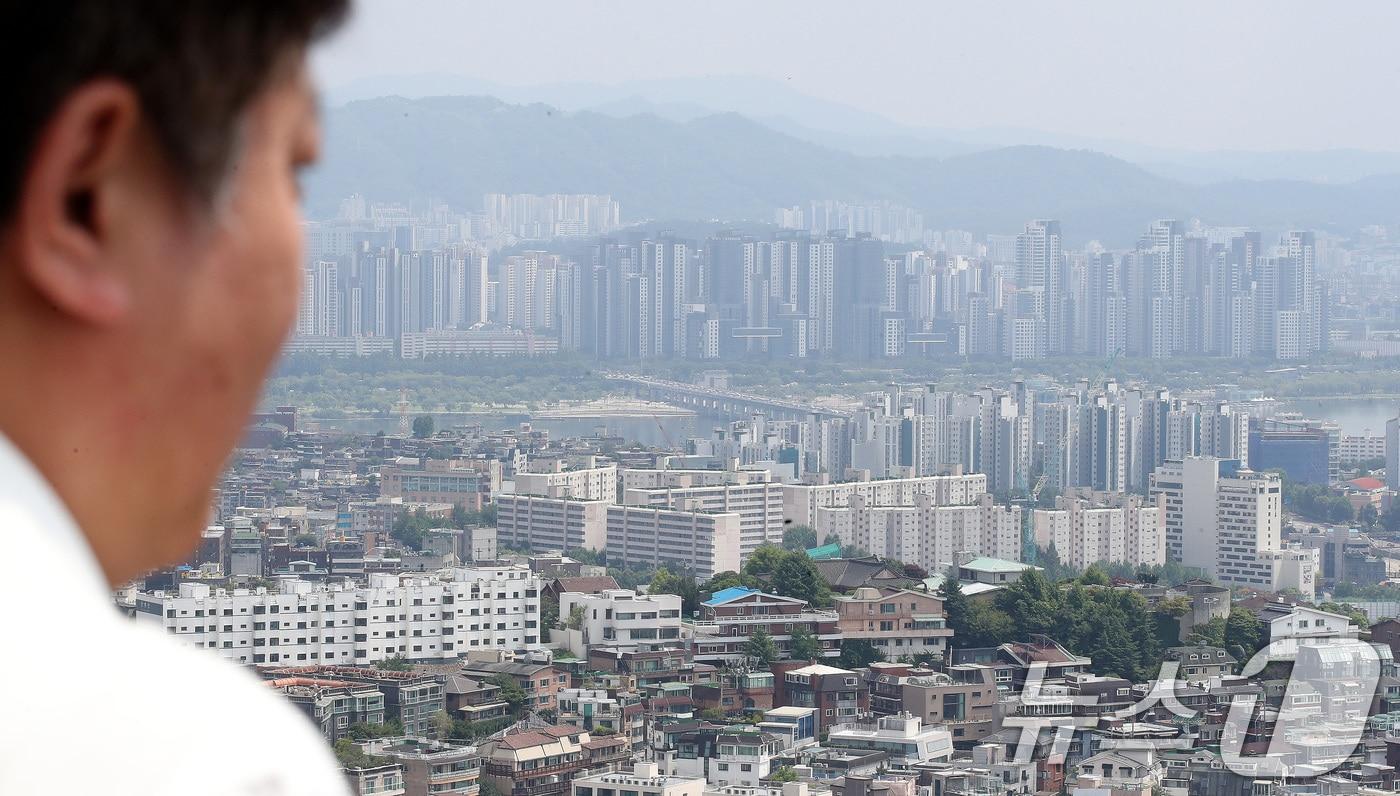 서울 남산에서 바라본 아파트 단지. 2024.7.1/뉴스1 ⓒ News1 임세영 기자