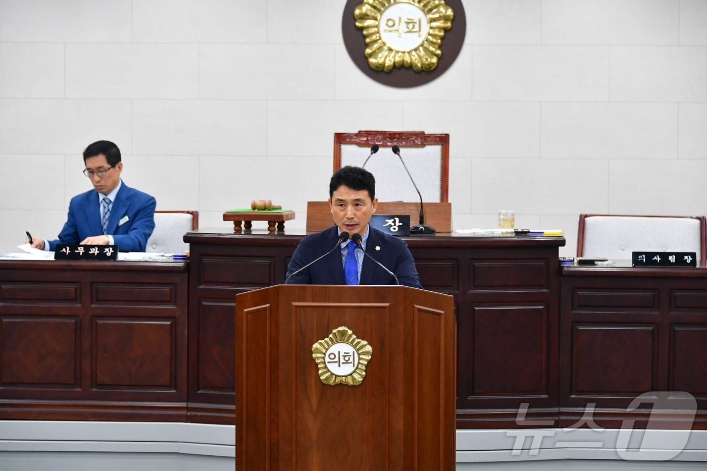 이남오 전남 함평군의회 제9대 후반기 의장이 당선 소감을 밝히고 있다.&#40;함평군의회 제공&#41;2024.7.1./뉴스1