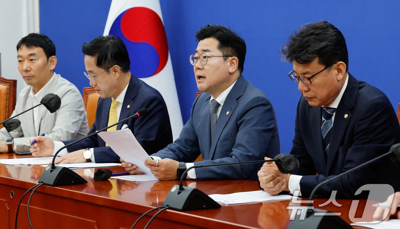 박찬대 더불어민주당 대표 직무대행 겸 원내대표가 11일 오전 서울 여의도 국회에서 열린 정책조정회의에 참석해 모두 발언하고 있다. 2024.7.11/뉴스1 ⓒ News1 안은나 기자