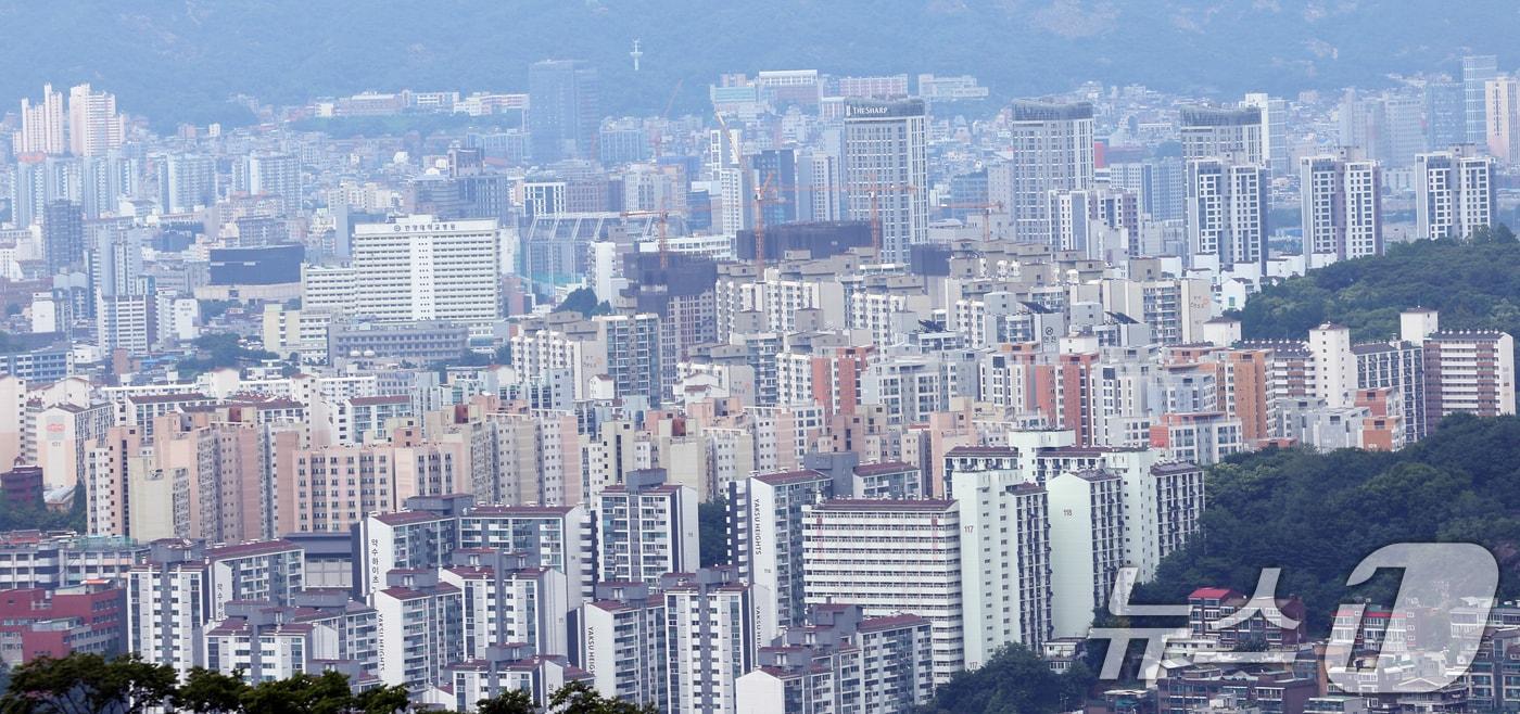 서울 남산에서 바라본 아파트 모습. 2024.7.16/뉴스1 ⓒ News1 김명섭 기자