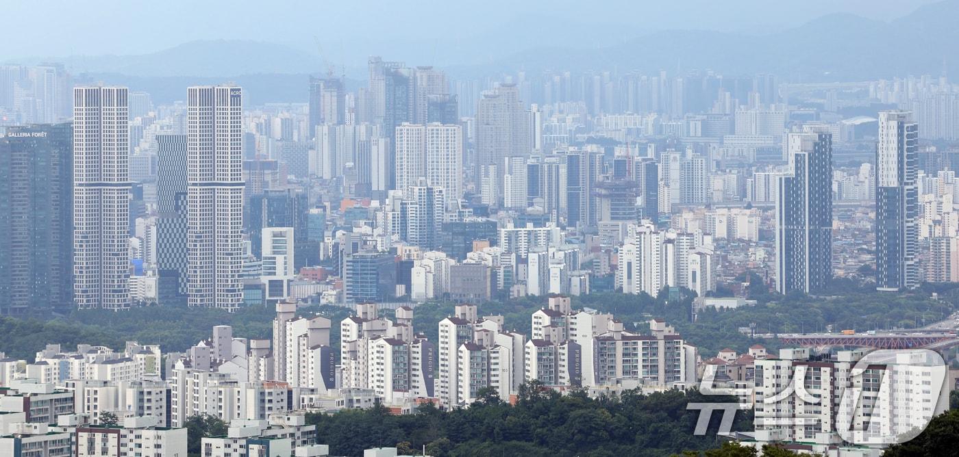 서울 남산에서 바라본 아파트 모습. 2024.7.16/뉴스1 ⓒ News1 김명섭 기자