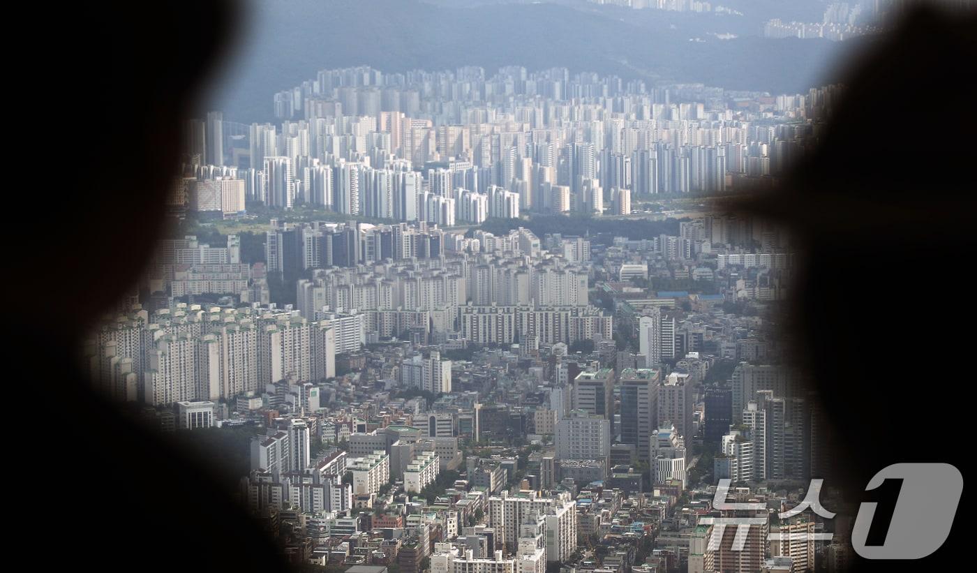 서울 송파구 롯데월드타워 서울스카이에서 바라본 서울시내 아파트 단지 모습. 2024.7.19/뉴스1 ⓒ News1 오대일 기자