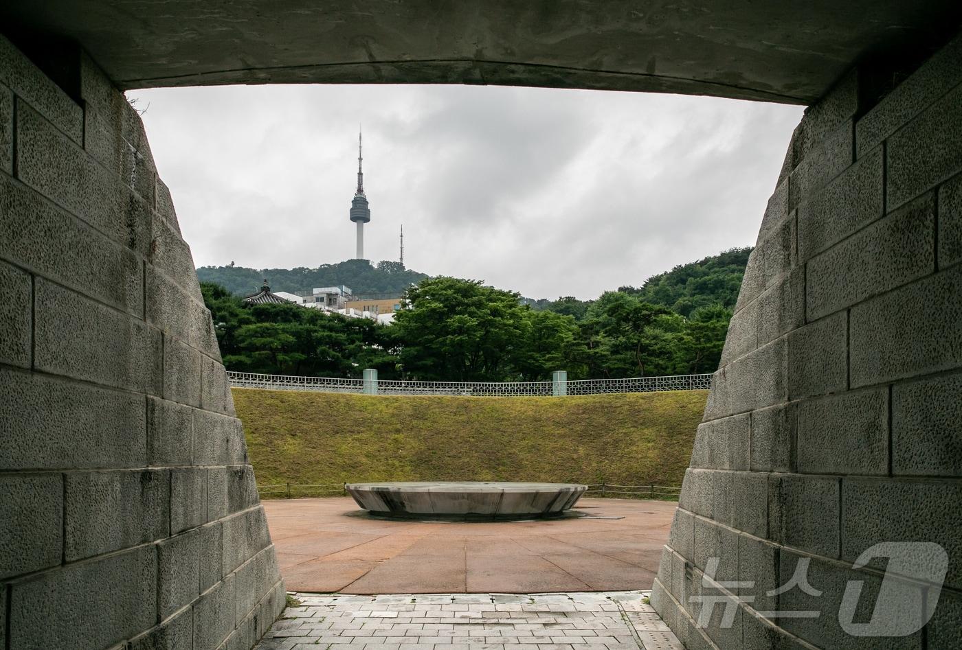 남산골한옥마을에 자리한 타임캡슐&#40;서울관광재단 제공&#41;