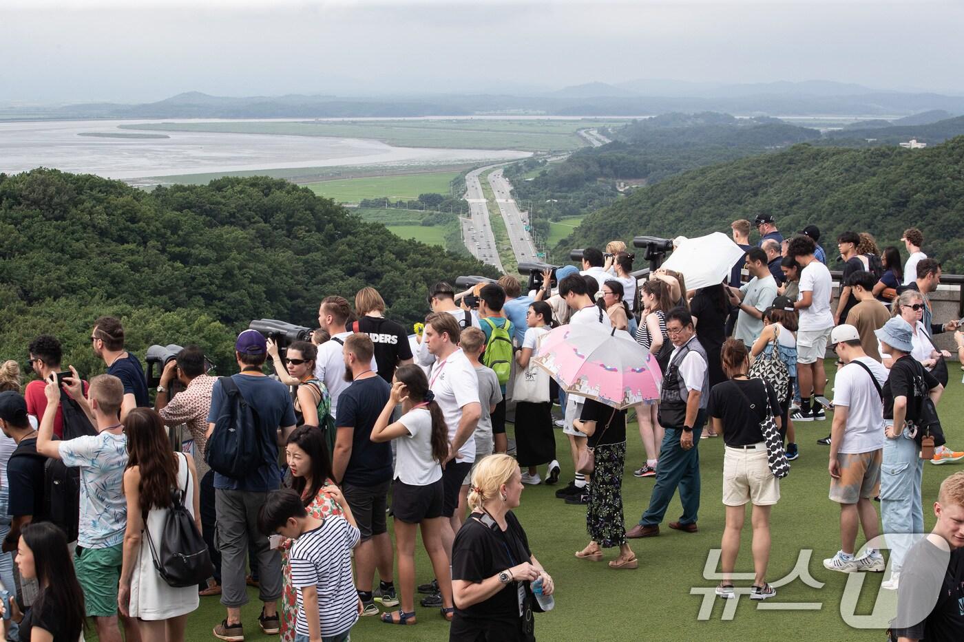 지난달 21일 경기 파주시 오두산통일전망대를 찾은 관광객들. 2024.7.21/뉴스1 ⓒ News1 유승관 기자