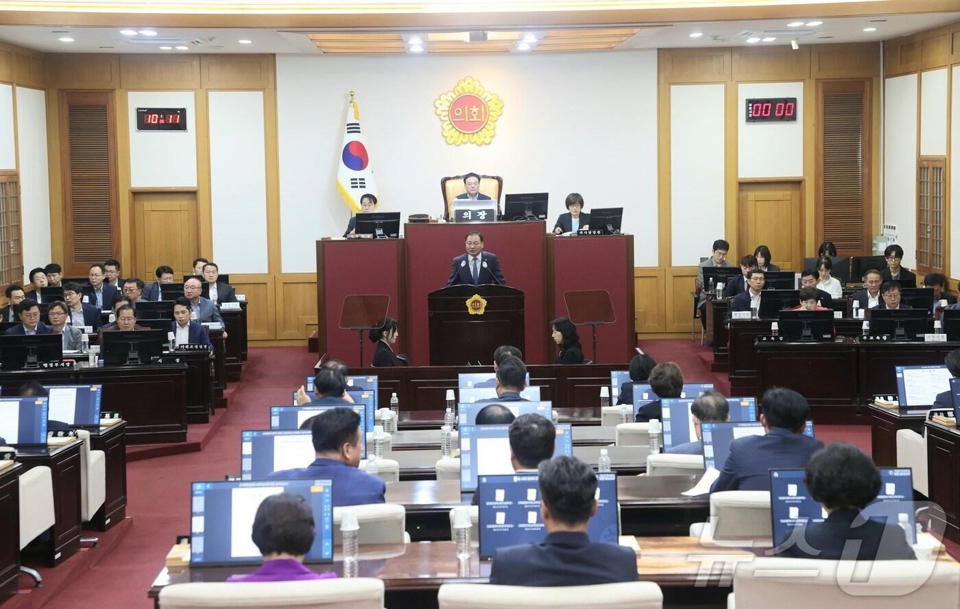 대구시의회가 26일 제310회 임시회를 폐회하고 있다. 사진은 본회의장 모습.&#40;대구시의회 제공&#41;