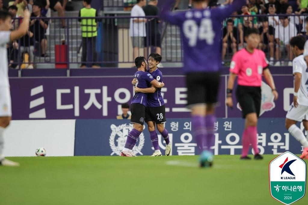 FC안양이 K리그2 선두를 질주했다. &#40;한국프로축구연맹 제공&#41;