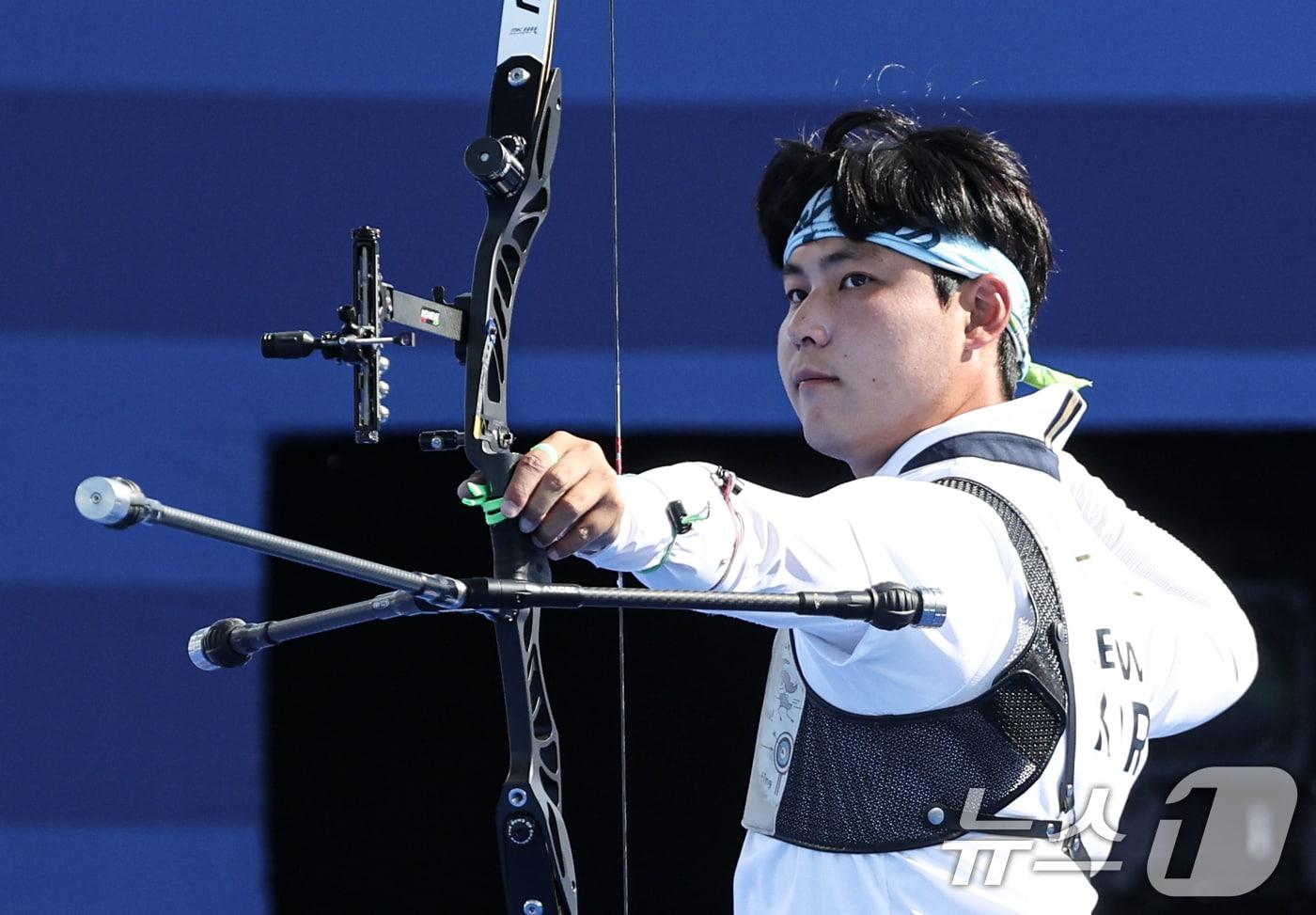 대한민국 양궁대표팀 30일&#40;한국시간&#41; 프랑스 파리 앵발리드에서 열린 2024 파리올림픽 양궁 남자 단체전 결승 프랑스와의 경기에서 활시위를 당기고 있다. 2024.7.30/뉴스1 ⓒ News1 박정호 기자