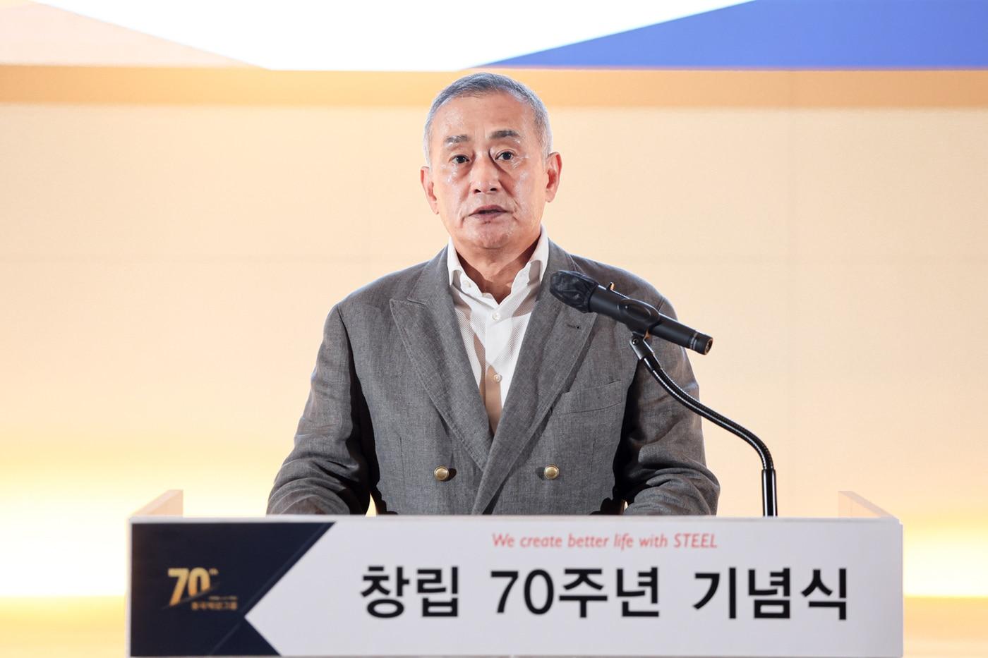 장세주 동국제강그룹 회장이 &#39;동국제강그룹 창립 70주년 기념식’에서 임직원에게 기념사를 전하는 모습&#40;동국제강그룹 제공&#41; 