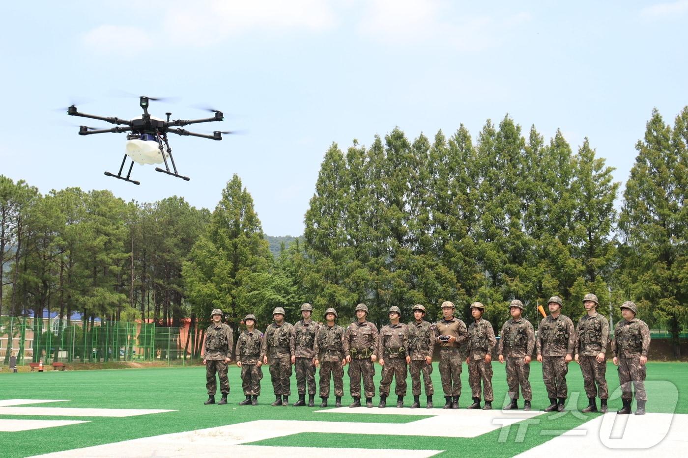 4일 육군31보병사단 비호여단이 부대 온빛누리드론센터에서 예비군들에게 드론교육을 하고 있다.&#40;육군 31사단 제공&#41; 2024.7.5 ⓒ News1 최성국 기자