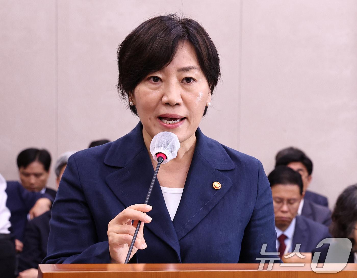 송미령 농림축산식품부 장관이 9일 오전 서울 여의도 국회에서 열린 농림축산식품해양수산위원회 전체회의에서 업무보고를 하고 있다. 2024.7.9/뉴스1 ⓒ News1 구윤성 기자