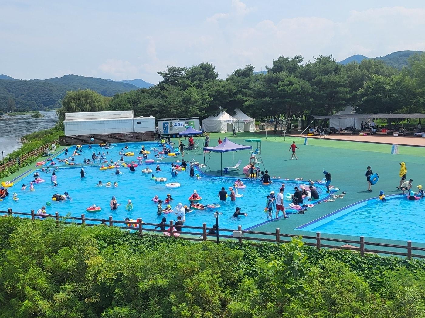 경기 가평군 자라섬 야외수영장&#40;가평군 제공&#41;/뉴스1 