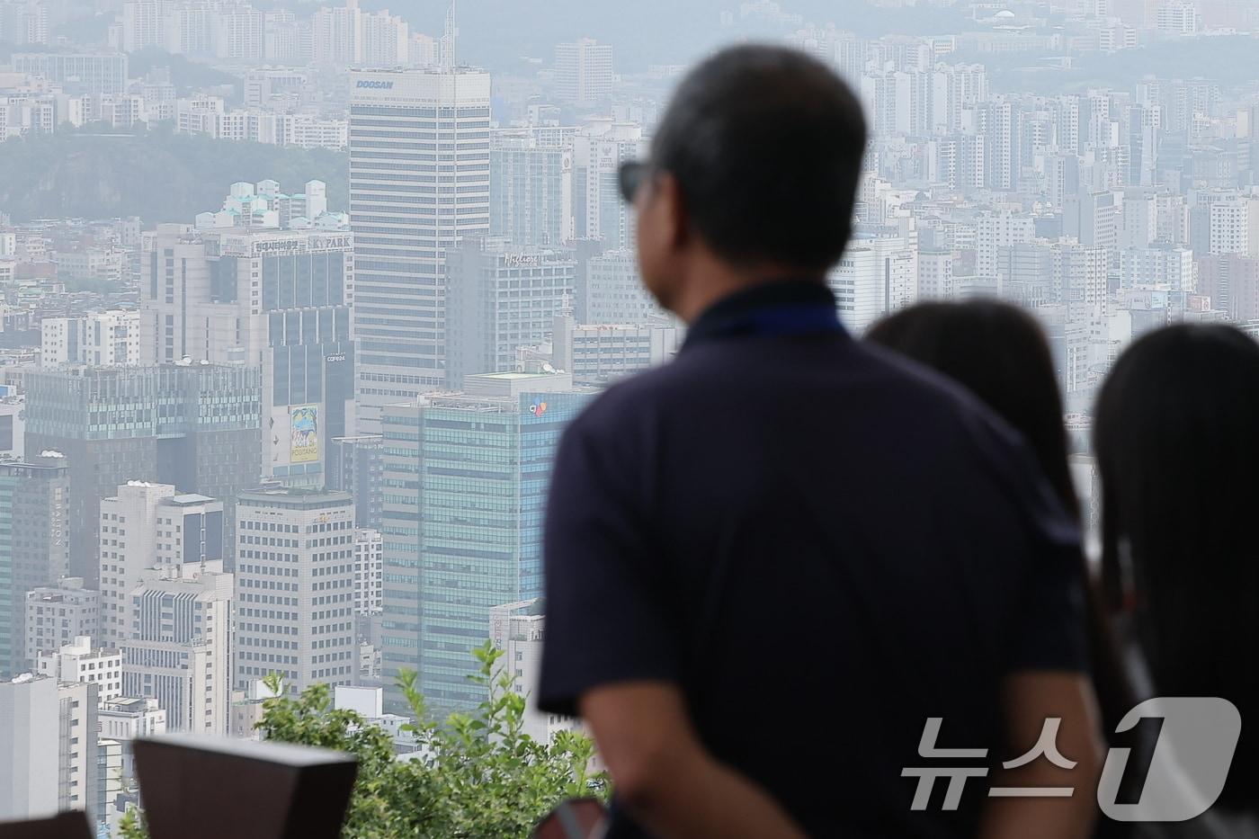 서울 중구 남산에서 바라본 오피스텔 모습. 2024.7.9/뉴스1 ⓒ News1 김진환 기자