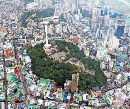 부산 중구 용두산 공원 일대 모습&#40;부산 중구 제공&#41;