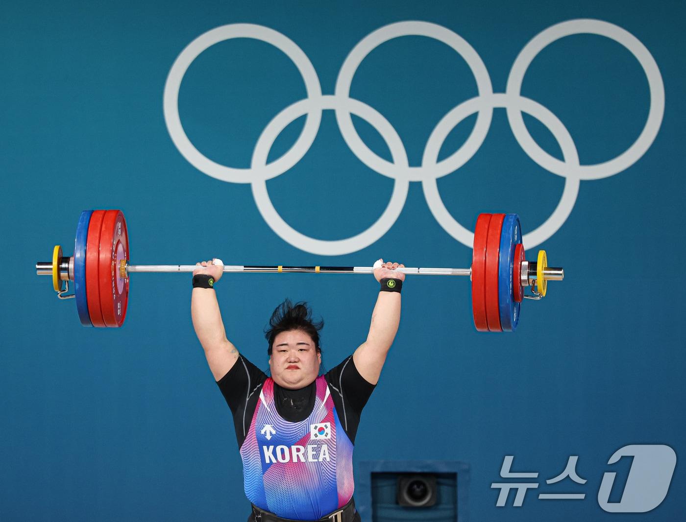 대한민국 역도 국가대표팀 박혜정 선수가 11일&#40;한국시간&#41; 프랑스 파리 사우스 파리 아레나6에서 진행된 2024 파리올림픽 역도 여자 81kg급 경기에서 용상 168kg 2차시기에 도전하고 있다. 2024.8.11/뉴스1 ⓒ News1 이동해 기자