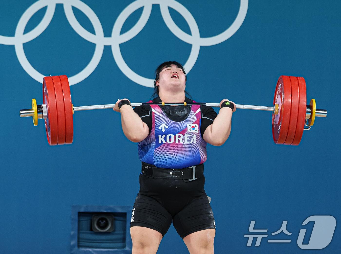 대한민국 역도 국가대표팀 박혜정 선수가 11일&#40;한국시간&#41; 프랑스 파리 사우스 파리 아레나6에서 진행된 2024 파리올림픽 역도 여자 81kg급 경기에서 용상 173kg 3차시기에 도전하고 있다. 2024.8.11/뉴스1 ⓒ News1 이동해 기자