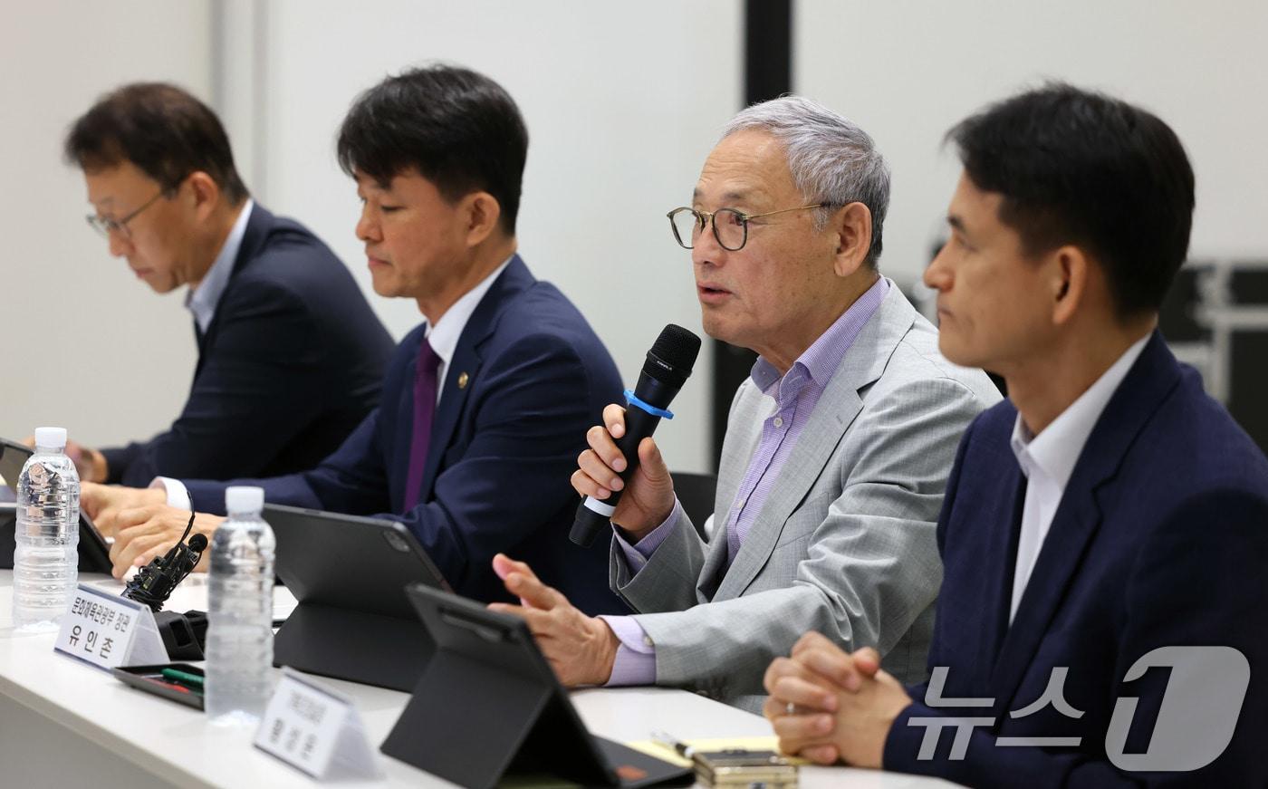 유인촌 문화체육관광부 장관이 12일 서울 종로구 국립현대미술관 서울관 교육동에서 출입기자단 8월 브리핑을 하고 있다. &#40;문화체육관광부 제공&#41; 2024.8.12/뉴스1