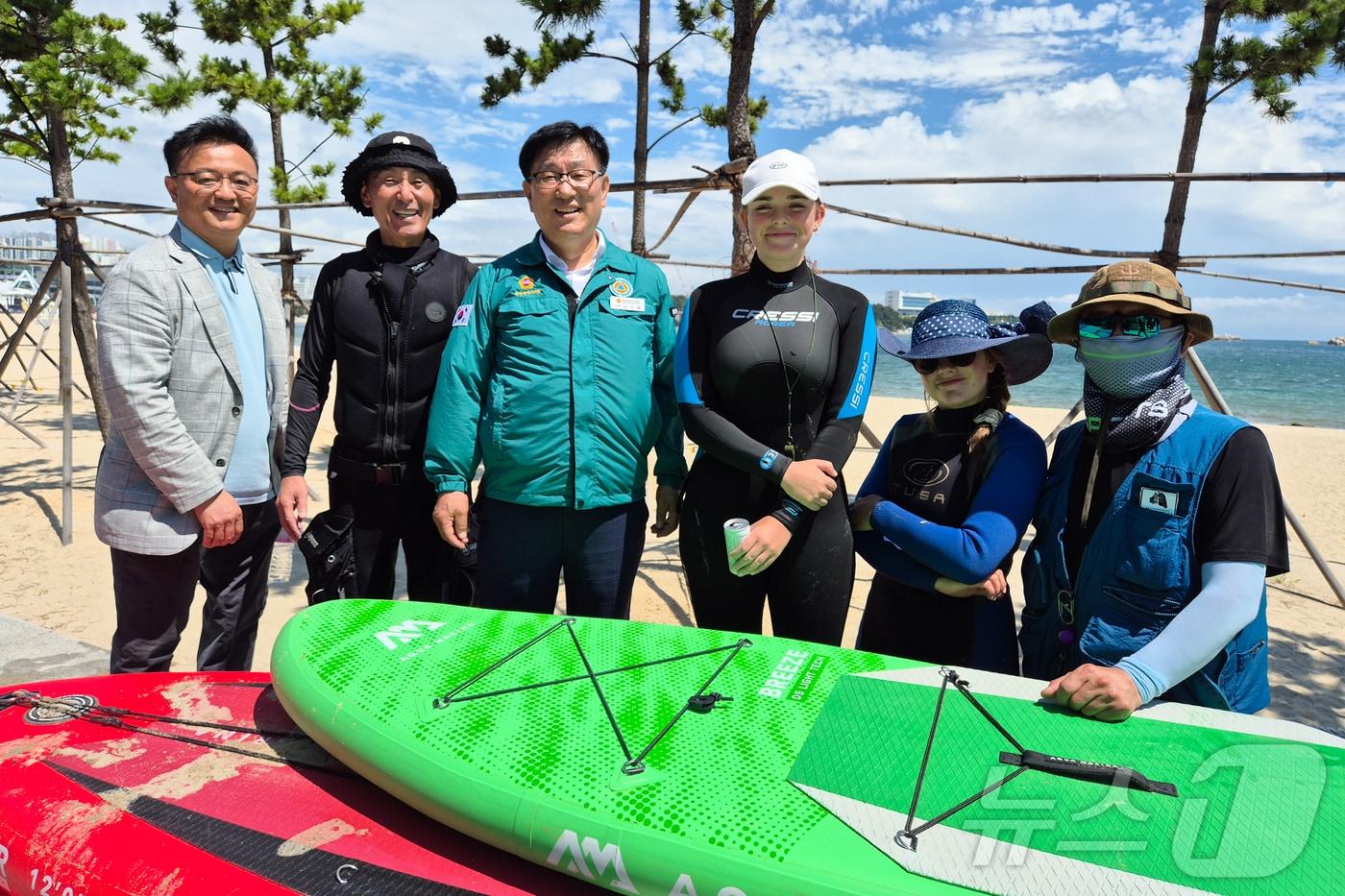 울산광역시의회 김수종 부의장이 14일 오전 11시 동구 일산해수욕장을 찾아 수상레저활동 및 해수욕장 안전관리 상황 등을점검했다고 밝혔다.&#40;시의회 제공&#41;